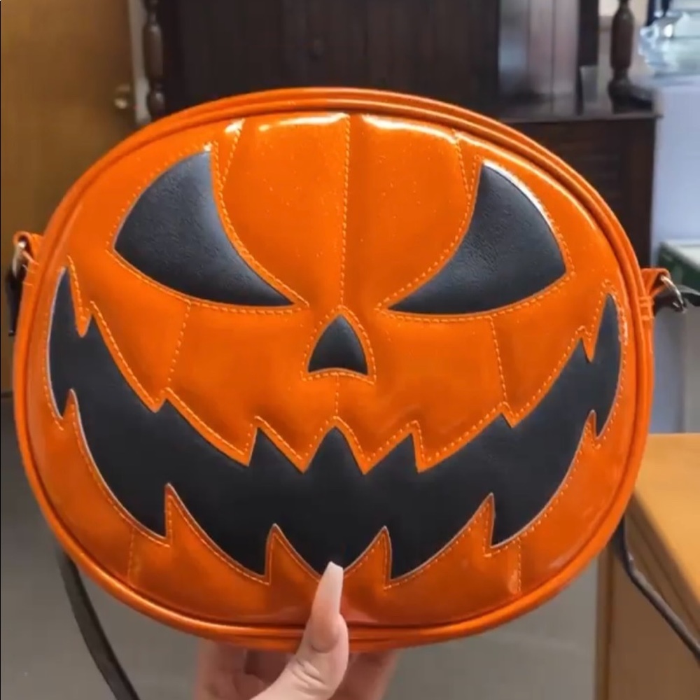 New love pain and stitches bag. Full size double sided